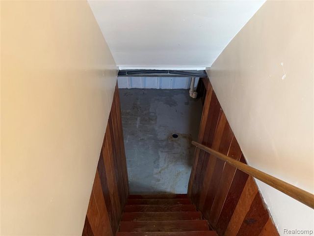 7618 Hazelton Street, Dearborn Heights, MI 48127