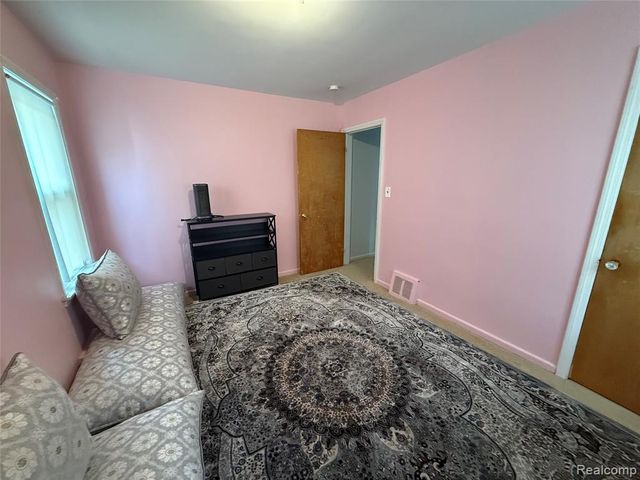 7618 Hazelton Street, Dearborn Heights, MI 48127