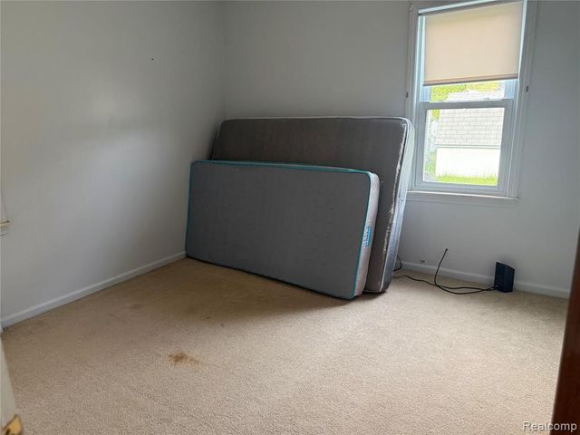 7618 Hazelton Street, Dearborn Heights, MI 48127