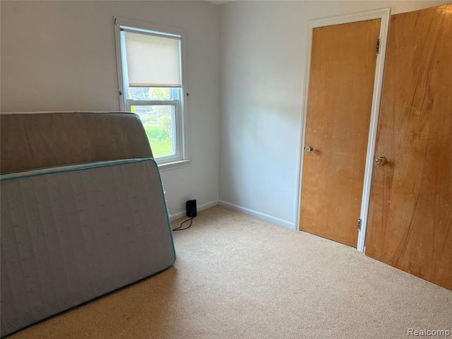 7618 Hazelton Street, Dearborn Heights, MI 48127