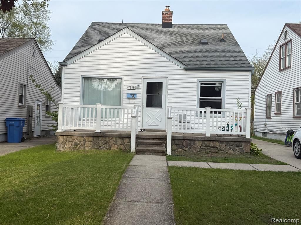 7618 Hazelton Street, Dearborn Heights, MI 48127