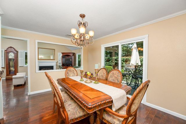 1906 University Park Dr, Sacramento, CA 95825