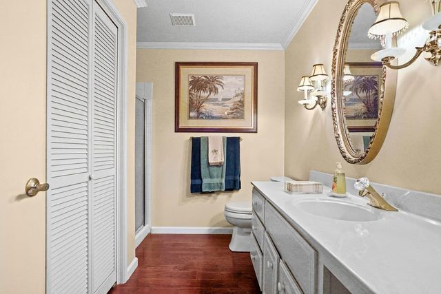 1906 University Park Dr, Sacramento, CA 95825