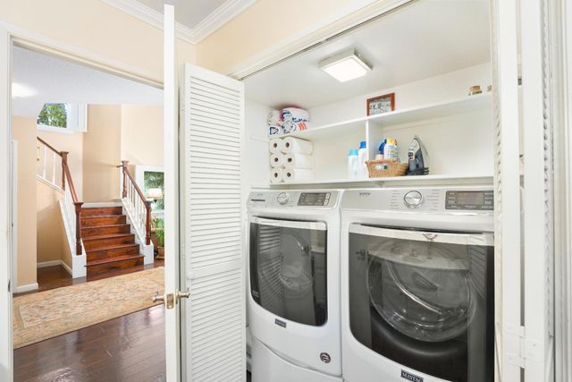 1906 University Park Dr, Sacramento, CA 95825