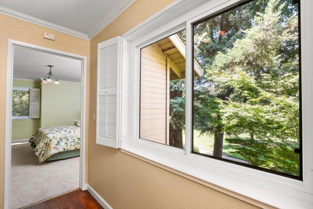 1906 University Park Dr, Sacramento, CA 95825