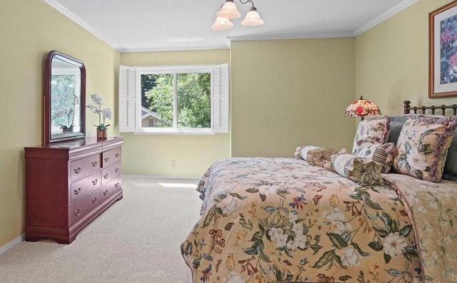 1906 University Park Dr, Sacramento, CA 95825