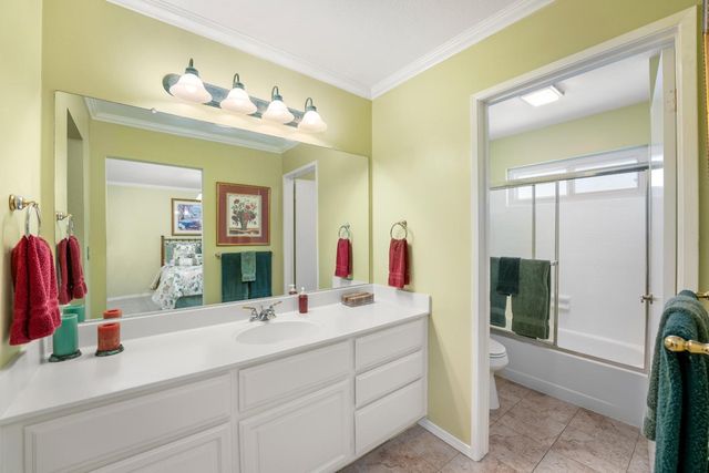 1906 University Park Dr, Sacramento, CA 95825