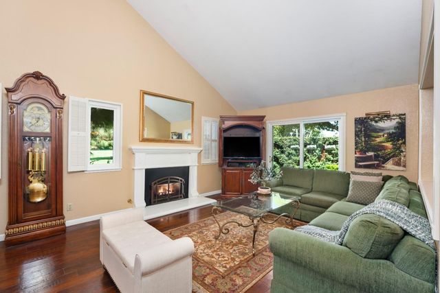 1906 University Park Dr, Sacramento, CA 95825