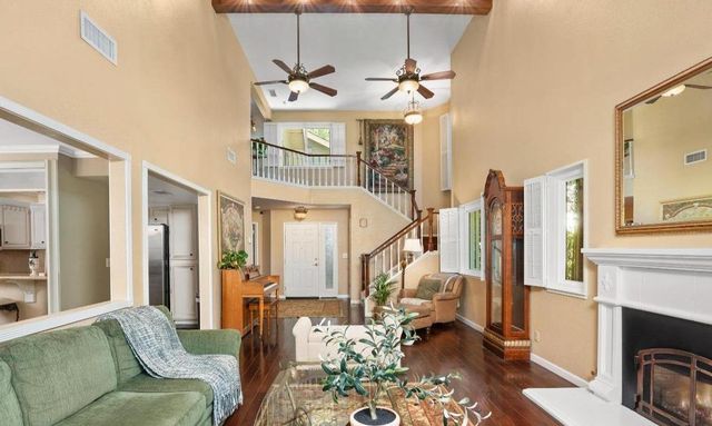 1906 University Park Dr, Sacramento, CA 95825