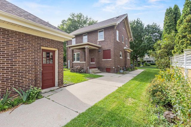 902 Clyman STREET, Watertown, WI 53094