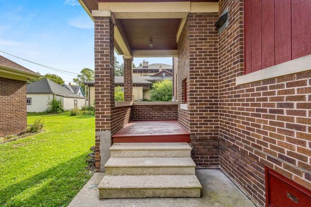 902 Clyman STREET, Watertown, WI 53094
