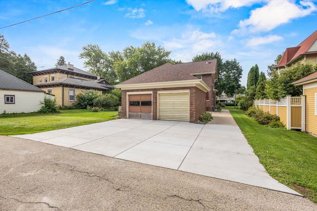 902 Clyman STREET, Watertown, WI 53094