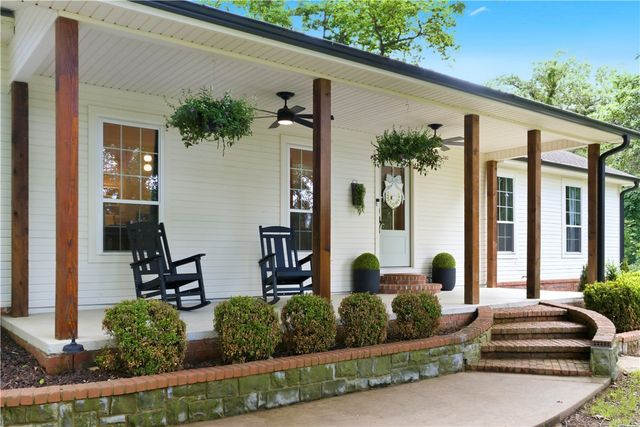 14842 Elkhorn Springs Road, Fayetteville, AR 72704