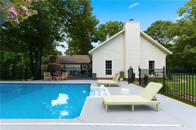 14842 Elkhorn Springs Road, Fayetteville, AR 72704