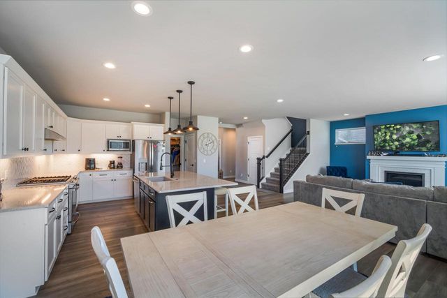 W148N10450 Blackbird POINT, Germantown, WI 53022
