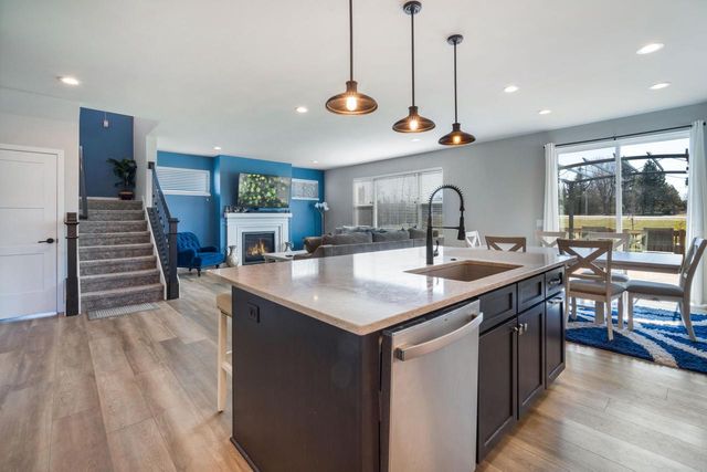 W148N10450 Blackbird POINT, Germantown, WI 53022