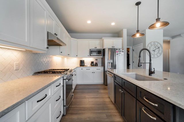 W148N10450 Blackbird POINT, Germantown, WI 53022