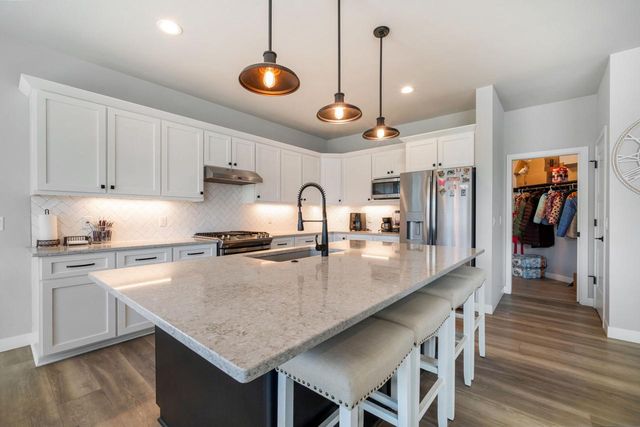 W148N10450 Blackbird POINT, Germantown, WI 53022