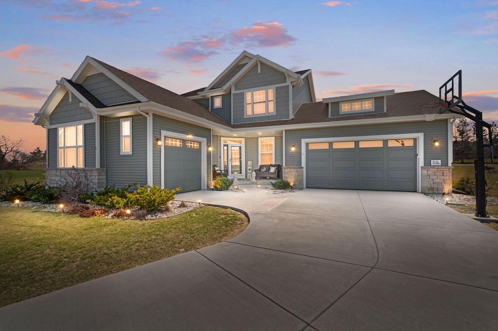 W148N10450 Blackbird POINT, Germantown, WI 53022