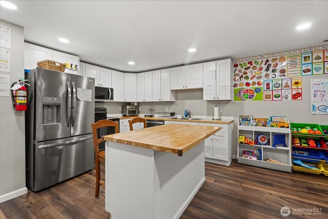 5537 S 119th St, Seattle, WA 98178