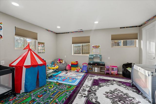 5537 S 119th St, Seattle, WA 98178