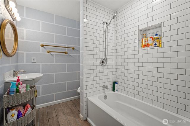 5537 S 119th St, Seattle, WA 98178