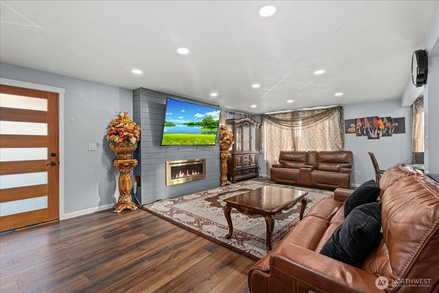 5537 S 119th St, Seattle, WA 98178