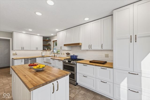 2880 N Andy Way, Bloomington, IN 47404