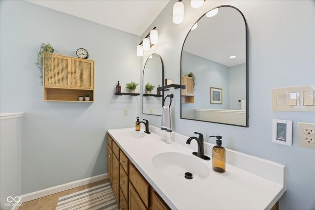 2880 N Andy Way, Bloomington, IN 47404