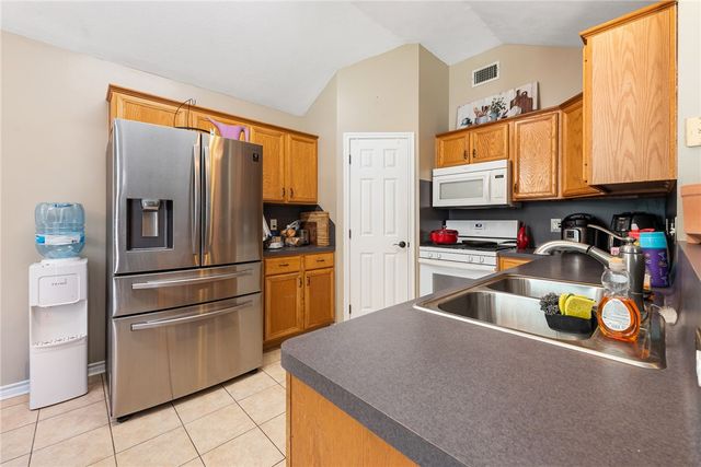 1711 Beaver Pond Court, Bryan, TX 77807