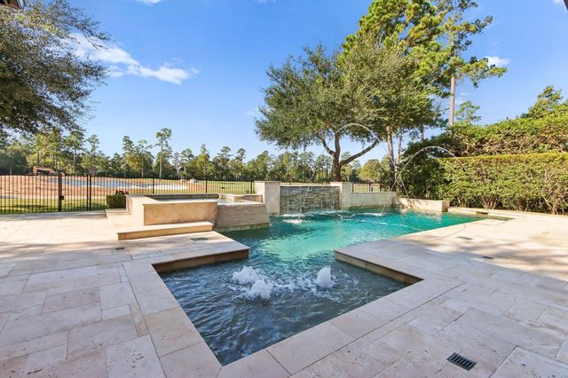 62 S Player Crest Circle, The Woodlands, TX 77382