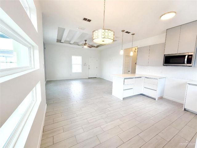 2201 S Pamplona Street 4, Pharr, TX 78577