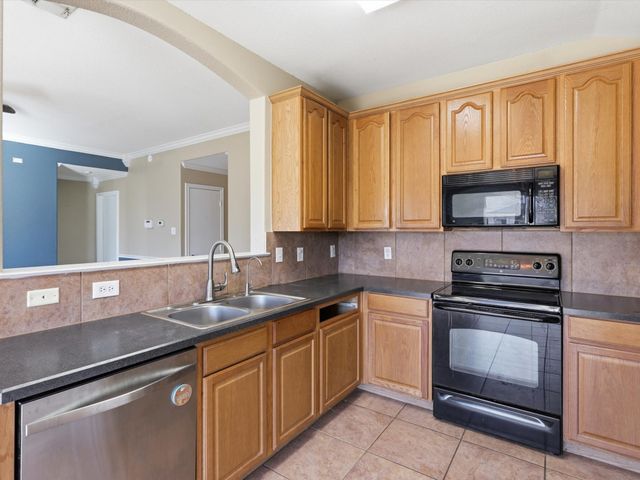 1613 Grassy View Drive, Fort Worth, TX 76177