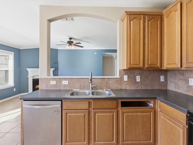 1613 Grassy View Drive, Fort Worth, TX 76177