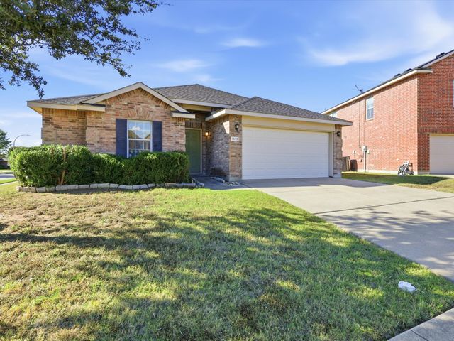 1613 Grassy View Drive, Fort Worth, TX 76177