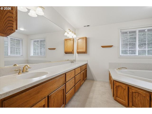 20205 Ne 49TH St, Vancouver, WA 98682