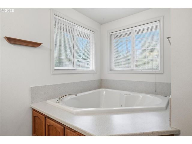 20205 Ne 49TH St, Vancouver, WA 98682