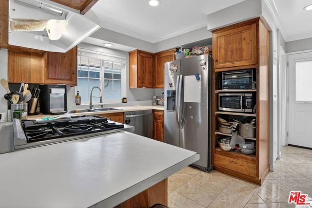 212 E Avenida De Los Arboles, Thousand Oaks, CA 91360