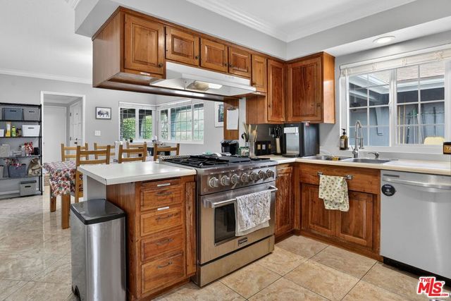 212 E Avenida De Los Arboles, Thousand Oaks, CA 91360