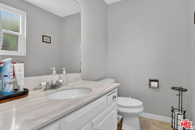 212 E Avenida De Los Arboles, Thousand Oaks, CA 91360
