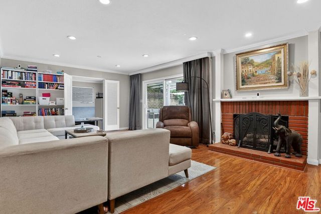 212 E Avenida De Los Arboles, Thousand Oaks, CA 91360
