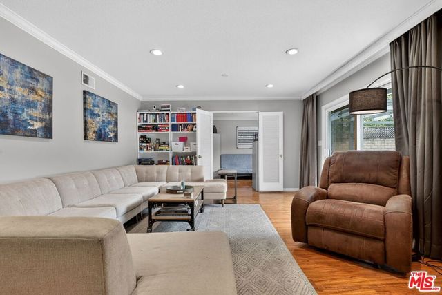 212 E Avenida De Los Arboles, Thousand Oaks, CA 91360