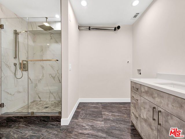 1325 Valley View Road 201, Glendale, CA 91202