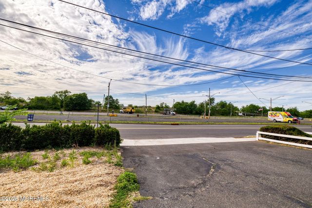 450 Beachway Avenue, Keansburg, NJ 07734