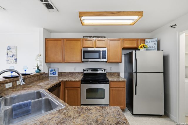 7323 Snowden Rd Apt 1304, San Antonio, TX 78240