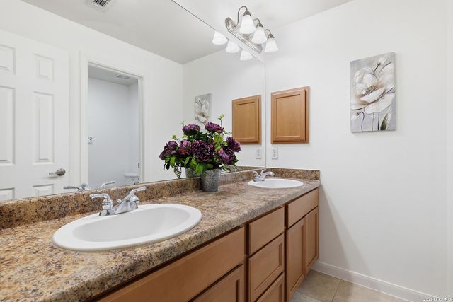 7323 Snowden Rd Apt 1304, San Antonio, TX 78240