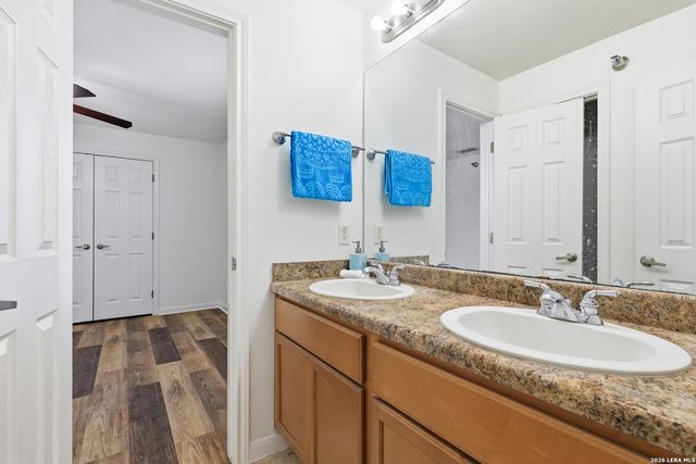 7323 Snowden Rd Apt 1304, San Antonio, TX 78240