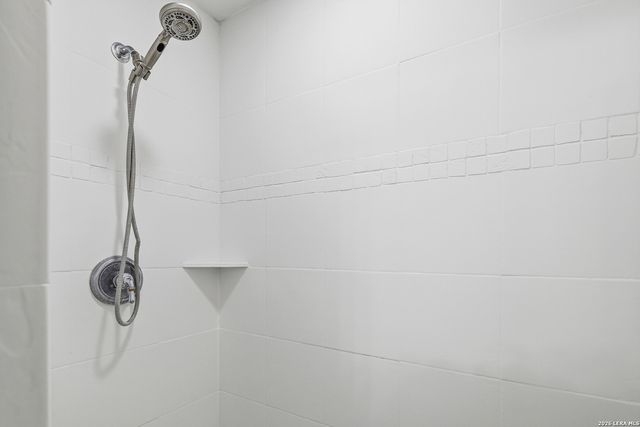 7323 Snowden Rd Apt 1304, San Antonio, TX 78240