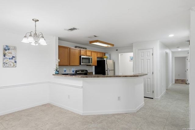 7323 Snowden Rd Apt 1304, San Antonio, TX 78240