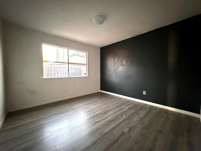 10807 Sashay Drive, Houston, TX 77099